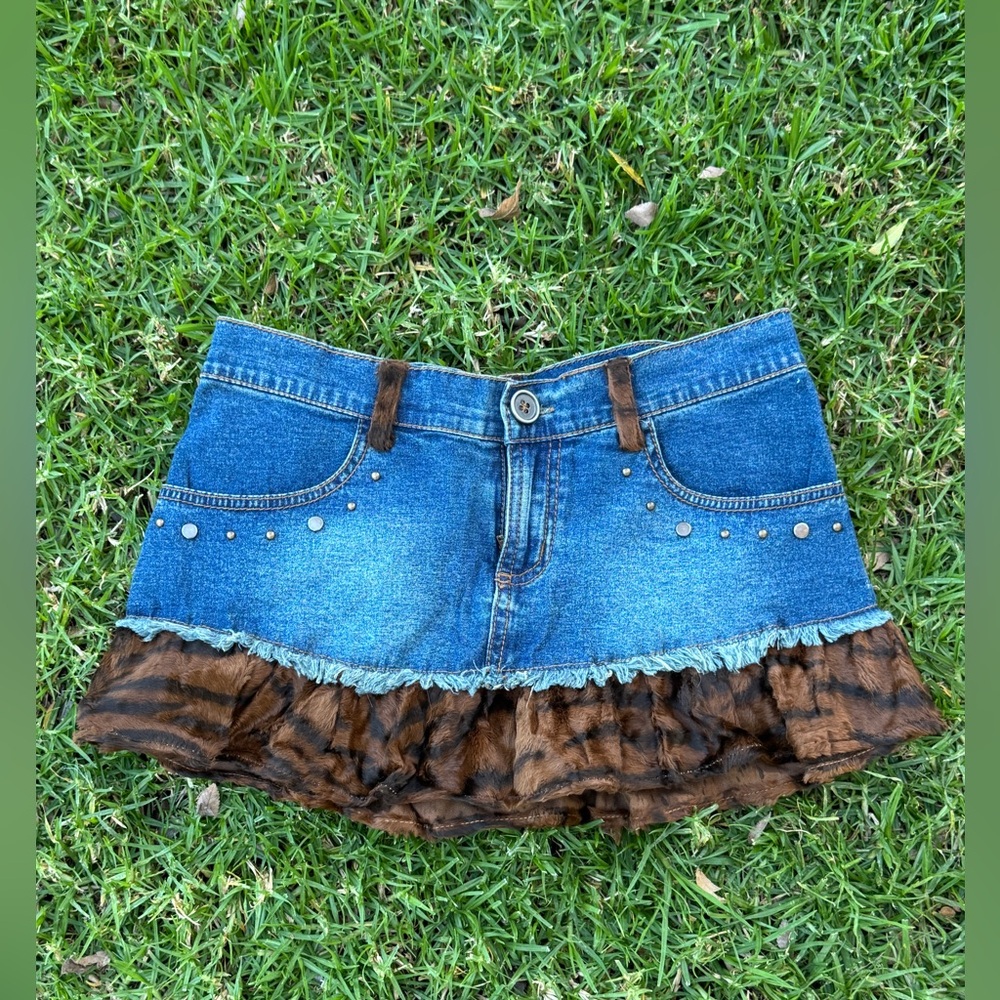 Y2K vintage low rise mini skirt w faux fur fuzzy tiger stripe flutter hem Sz SM